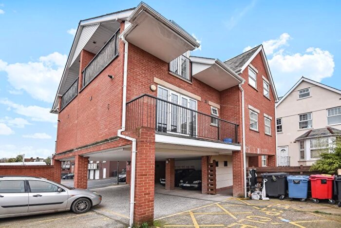 2 Bedroom Flat For Sale In High Wycombe, Buckinghamshire, HP11