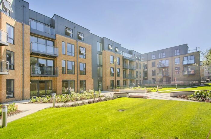 1 Bedroom Flat To Rent In Boundaries Road, London, SW12