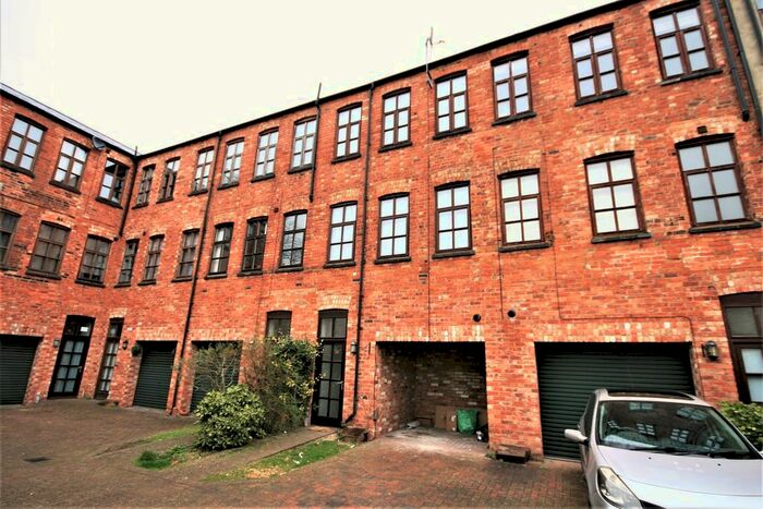 2 Bedroom Town House To Rent In Hood Street, The Mounts, Northampton, NN1