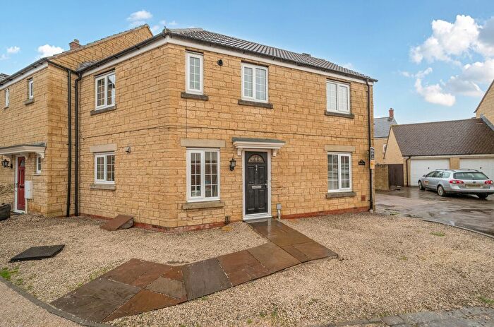 3 Bedroom Semi Detached House For Sale In Ulysses Road, Oakhurst, Swindon, SN25