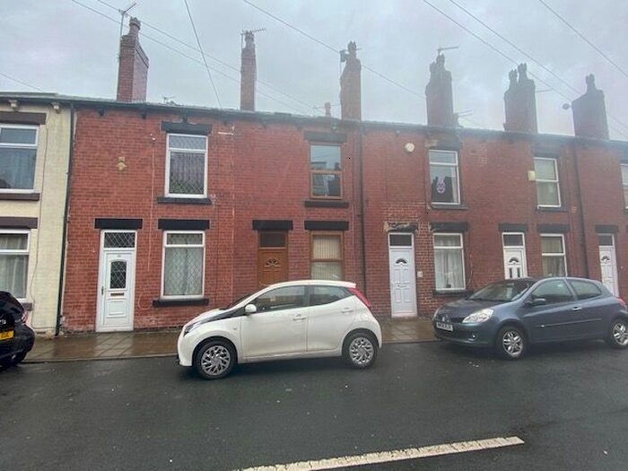4 Bedroom Terraced House To Rent In Barden Place, Armley, Leeds, LS12