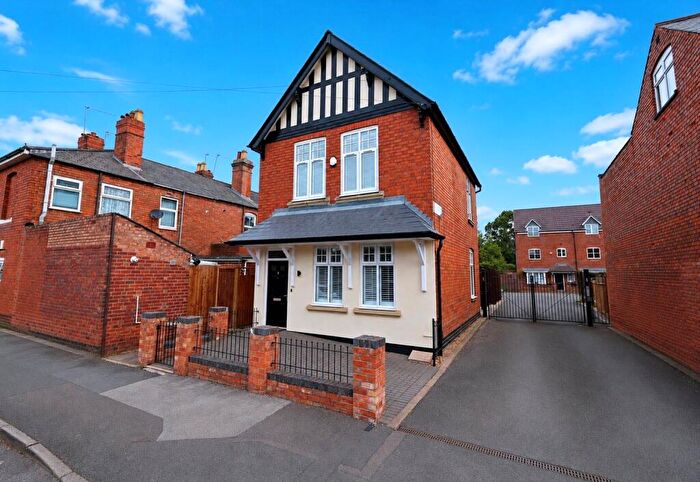 4 Bedroom Detached House For Sale In Heathfield Road, Kings Heath, Birmingham, West Midlands, B14