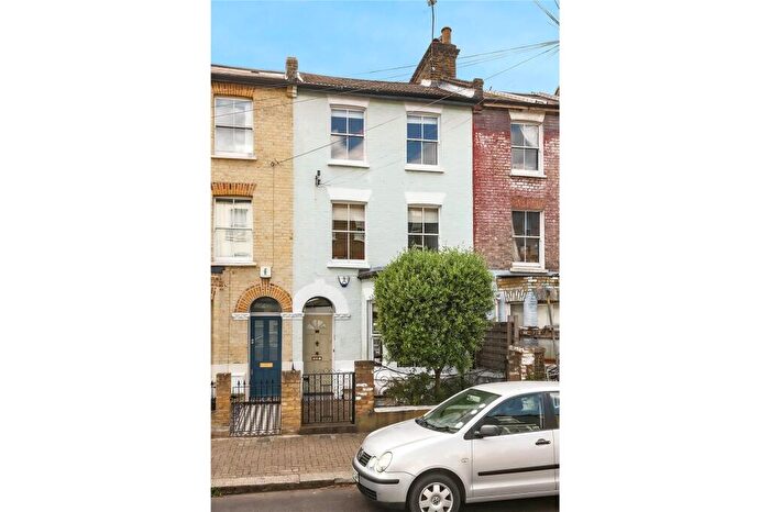4 Bedroom Terraced House For Sale In Atherton Street, London, SW11