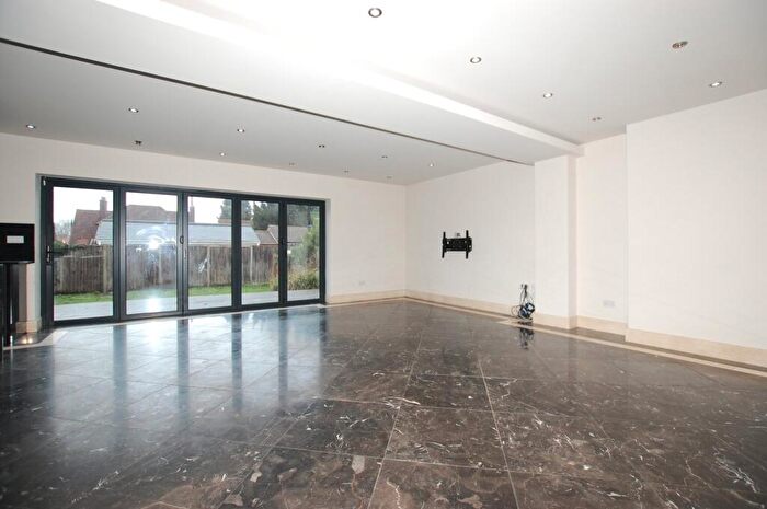 6 Bedroom Semi Detached House To Rent In Avondale Road, Bromley, BR1