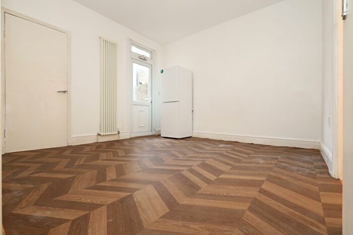 1 Bedroom Flat To Rent In Park View Road, London, N17