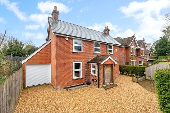 4 Bedroom Detached House For Sale In Middle Common Road, Pennington, Lymington, Hampshire, SO41