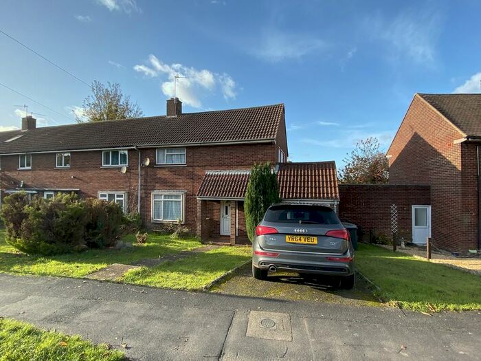 4 Bedroom Semi-Detached House To Rent In Winnall Manor Road, Winchester, SO23