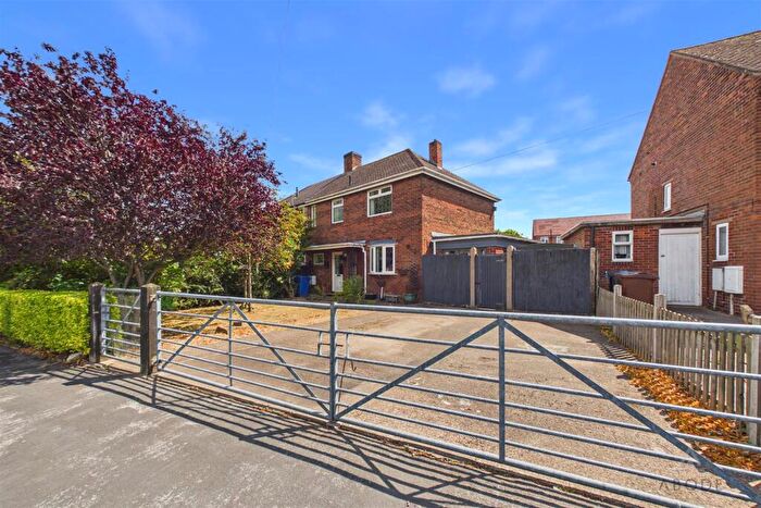 3 Bedroom Semi-Detached House For Sale In Norfolk Road, Burton-On-Trent, DE15