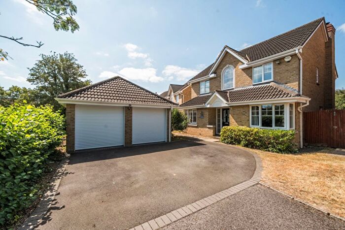 4 Bedroom Detached House To Rent In Heynes Green, Maidenhead, SL6