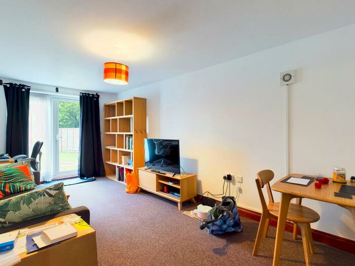 1 Bedroom Flat To Rent In - Hambledon Road, Waterlooville, PO7
