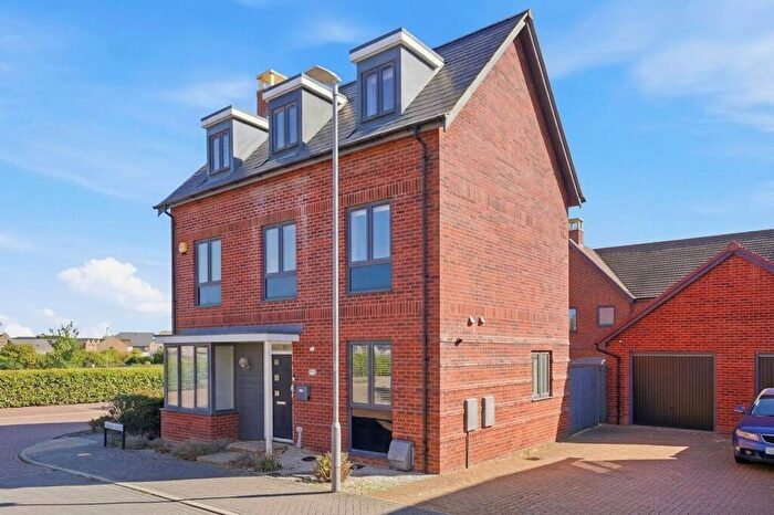 4 Bedroom Detached House For Sale In Hebridean Court, Whitehouse, MK8