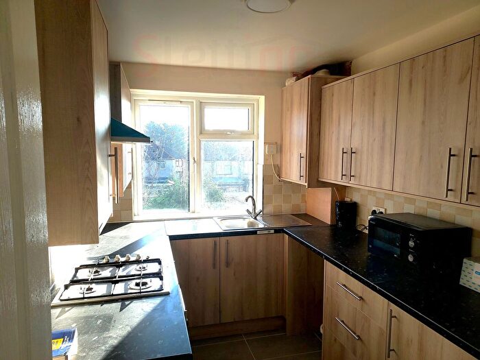 2 Bedroom Flat To Rent In Harrow Weald, HA3