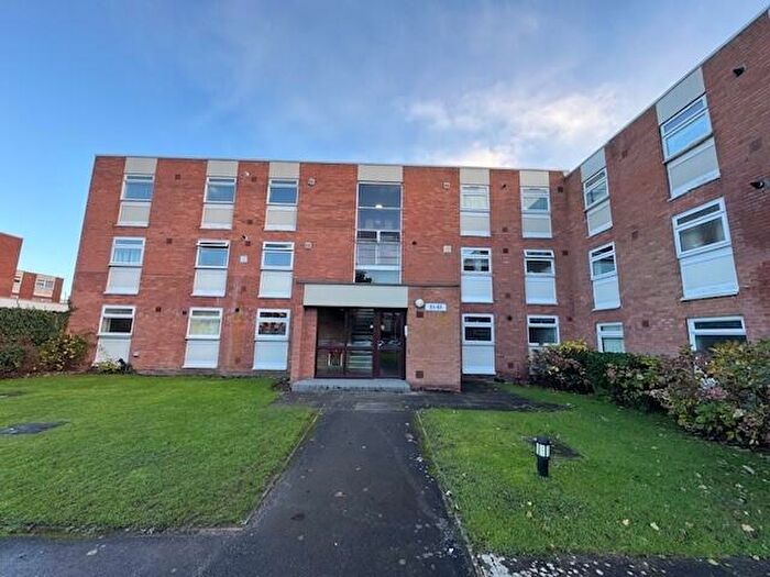 2 Bedroom Apartment To Rent In Touchwood Hall Close, Solihull, B91