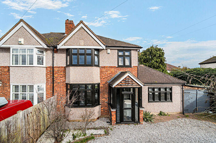 3 Bedroom Semi Detached House For Sale In Halfway Street, Sidcup, DA15