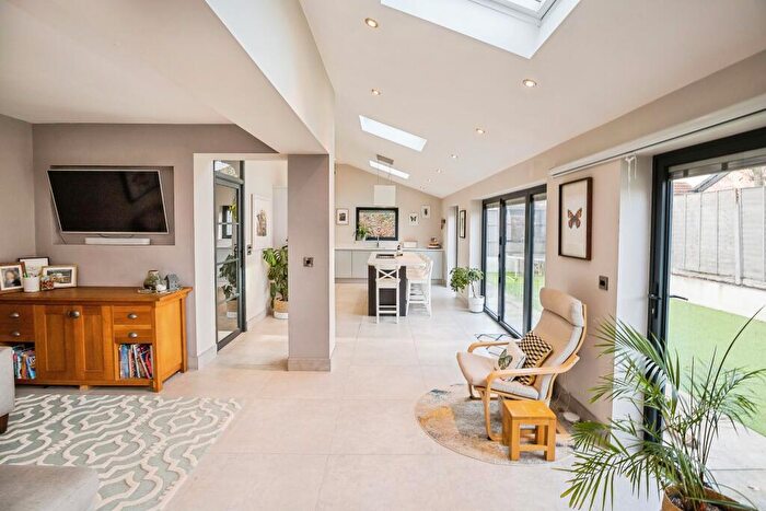 4 Bedroom Detached House For Sale In Oaklea Avenue, Chester, CH2