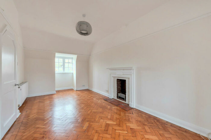 3 Bedroom Apartment To Rent In Lyttelton Road, Hampstead Garden Suburb, London, N2