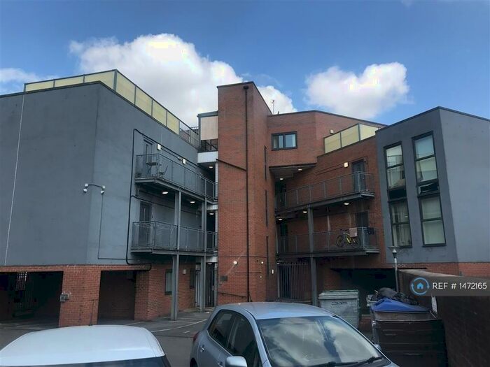 2 Bedroom Flat To Rent In Old Church Court, Salford, M5