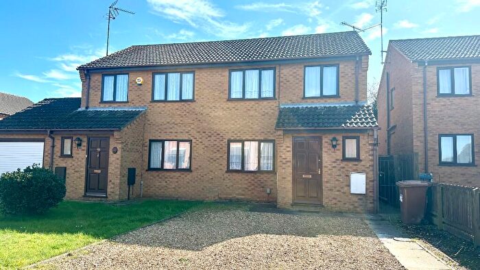 3 Bedroom Semi Detached House For Sale In Hedgelands, Wisbech, Cambridgeshire, PE13