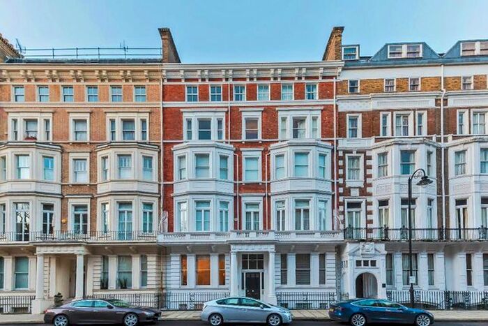 2 Bedroom Flat To Rent In Harrington Gardens, SW7