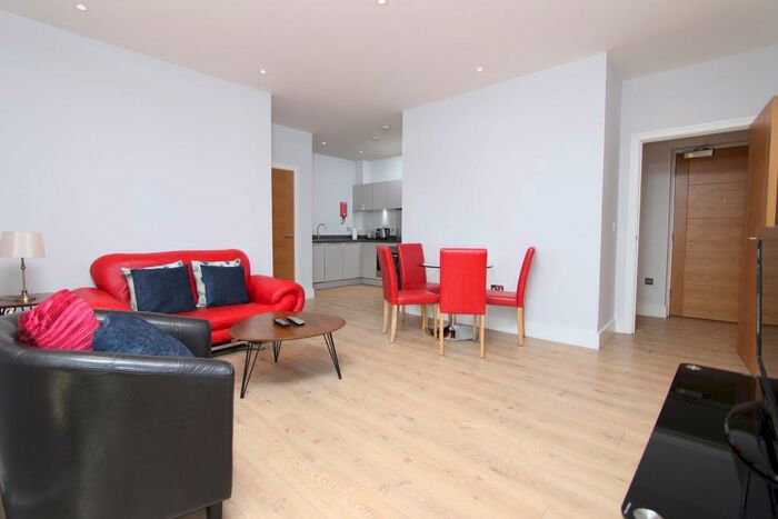 2 Bedroom Apartment To Rent In Ringside, High Street, RG12