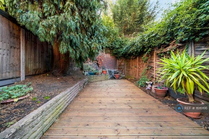 3 Bedroom Terraced House To Rent In Forest View, London, E11