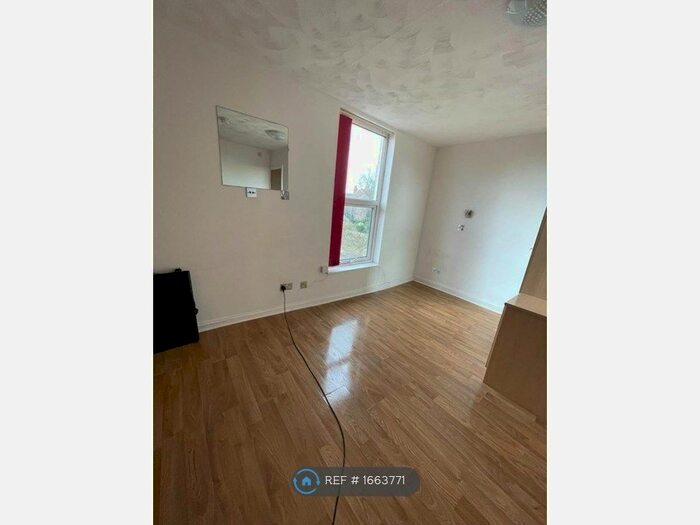 Studio To Rent In Birch Polygon, Manchester, M14