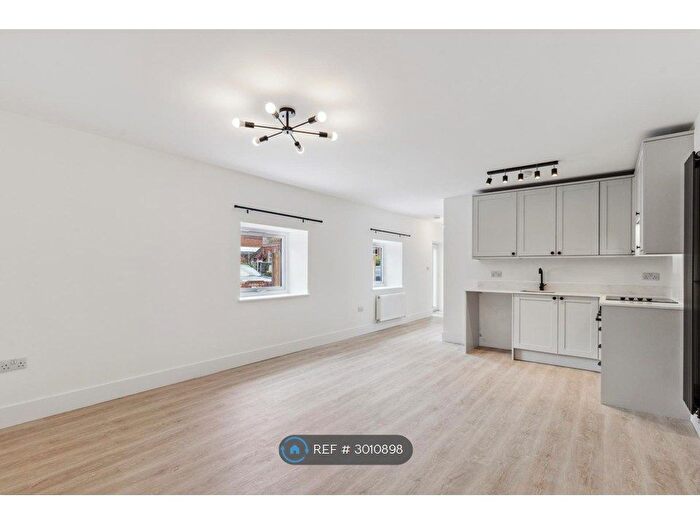 1 Bedroom Flat To Rent In Melbourn St, Royston, SG8