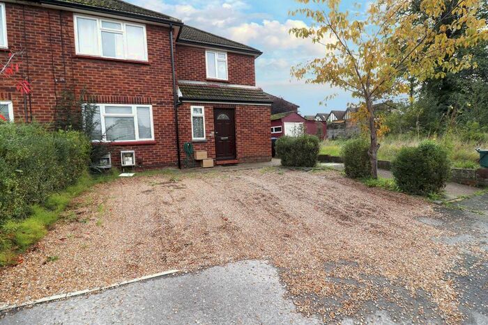 2 Bedroom Maisonette To Rent In Royston Road, Byfleet, West Byfleet KT14