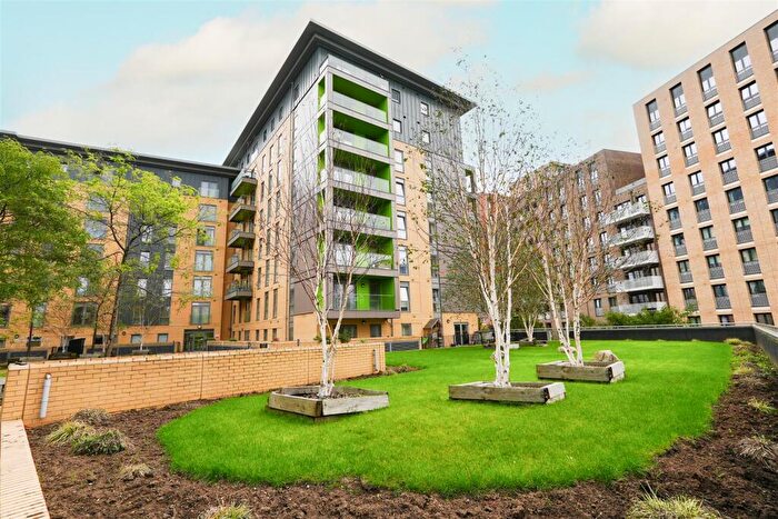 2 Bedroom Flat For Sale In Lakeside Drive, Park Royal, London, NW10