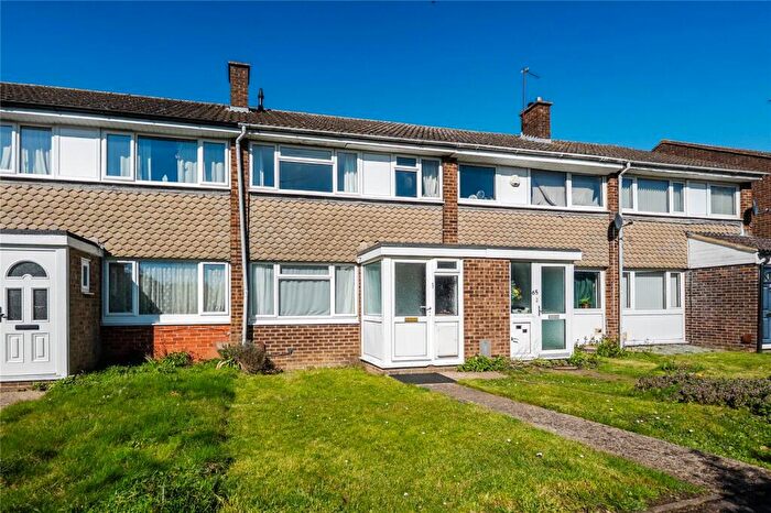 3 Bedroom Terraced House For Sale In Hunter Drive, Bletchley, Milton Keynes, MK2