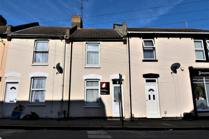 2 Bedroom Terraced House To Rent In Wickham Street Rochester, ME1