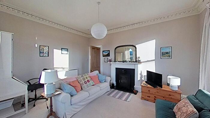 1 Bedroom Flat To Rent In Perth Street, Edinburgh, Midlothian, EH3