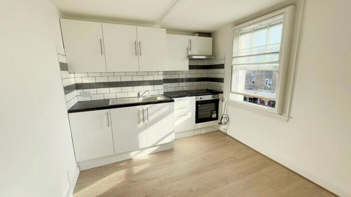 2 Bedroom Flat To Rent In High Road, London, N17