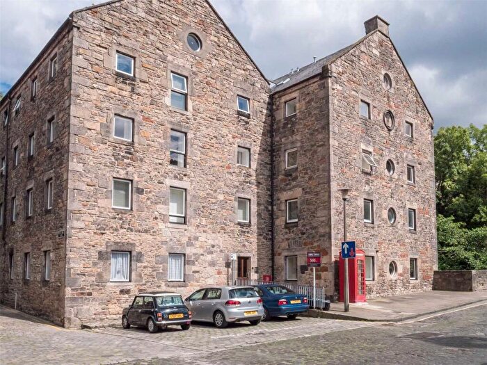 2 Bedroom Flat To Rent In Dean Path, Edinburgh, EH4