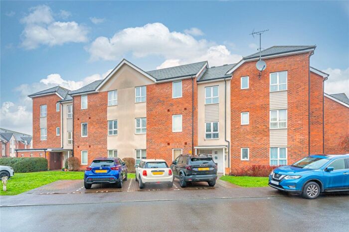 1 Bedroom Flat For Sale In Addlestone, KT15