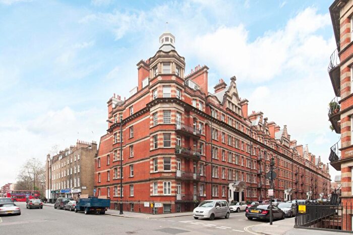 3 Bedroom Flat To Rent In Clarence Gate Gardens, Glentworth Street, London, NW1