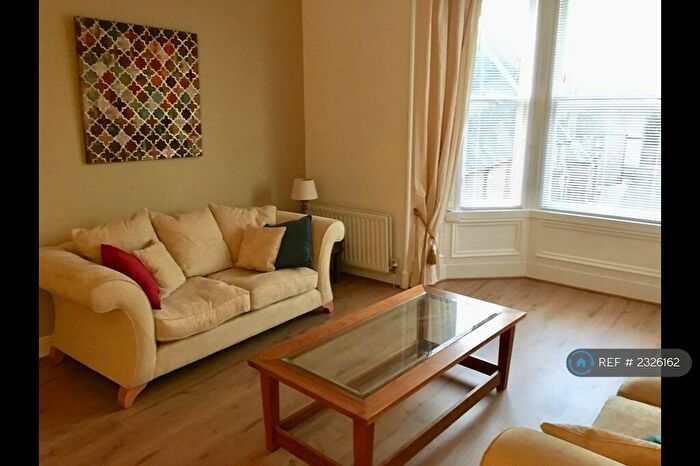 2 Bedroom Flat To Rent In Albert Street, Dundee, DD4