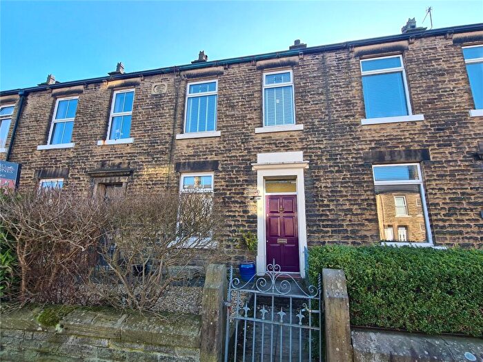 3 Bedroom Terraced House For Sale In Lambgates, Hadfield, Glossop, Derbyshire, SK13