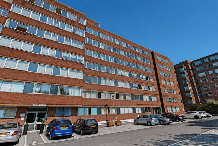 1 Bedroom Apartment For Sale In Eaton Road, Hove, BN3