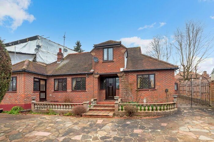 4 Bedroom Detached House To Rent In The Drive, Rickmansworth, WD3