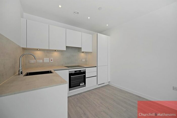1 Bedroom Flat To Rent In Farine Avenue, Hayes, London, UB3