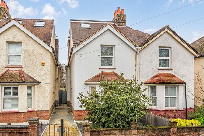 4 Bedroom Semi Detached House For Sale In Chilton Road, Kew, TW9