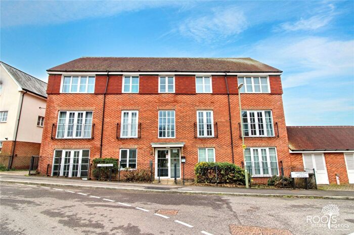 2 Bedroom Flat For Sale In Beech Road, Bishops Green, Newbury, Hampshire, RG20