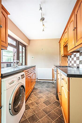 3 Bedroom Semi-Detached House For Sale In Walkley Bank Road, Rivelin, S6
