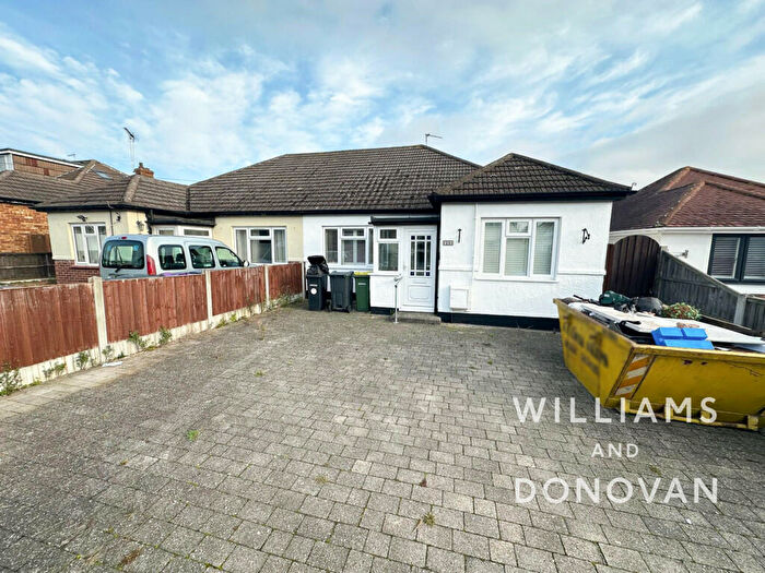 3 Bedroom Semi-Detached Bungalow To Rent In Hill Lane, Hockley, SS5