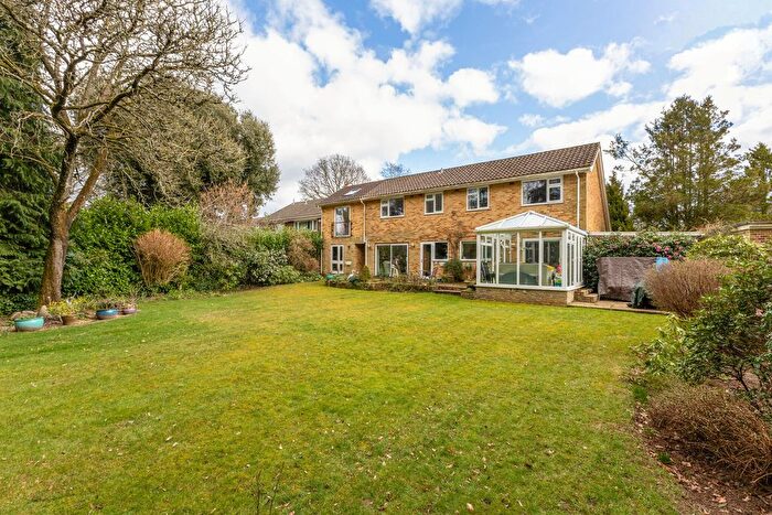 5 Bedroom Detached House For Sale In Shepherds Way, Liphook, GU30