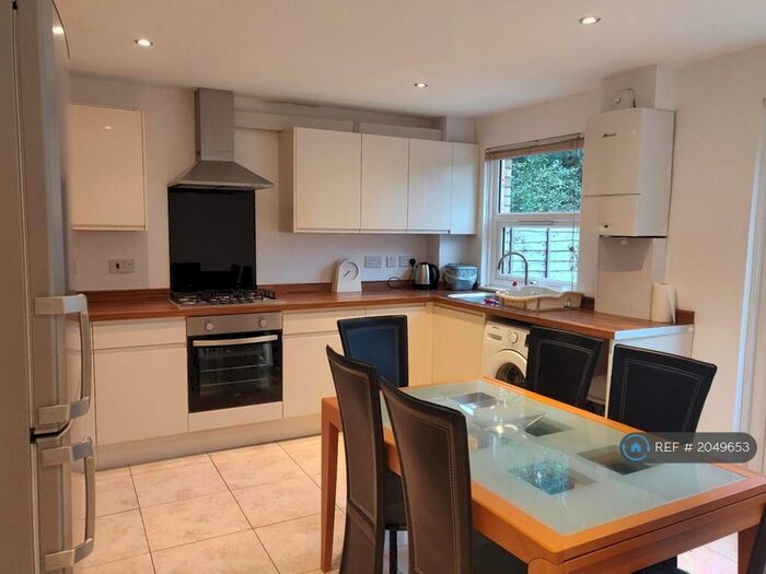 4 Bedroom Terraced House To Rent In Rectory Square, London, E1