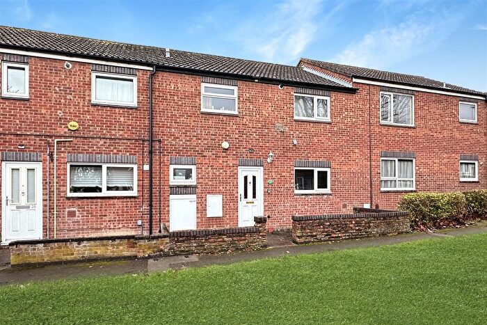 3 Bedroom Terraced House For Sale In Ashbury Close, Cambridge, CB1