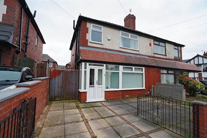 3 Bedroom Semi Detached House For Sale In Brighton Avenue, Heaton, Bolton, BL1