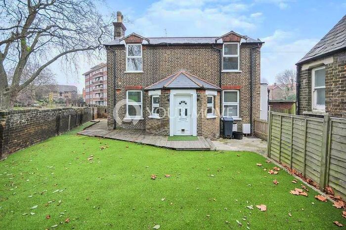 4 Bedroom Detached House To Rent In Porthcawe Road, London, SE26